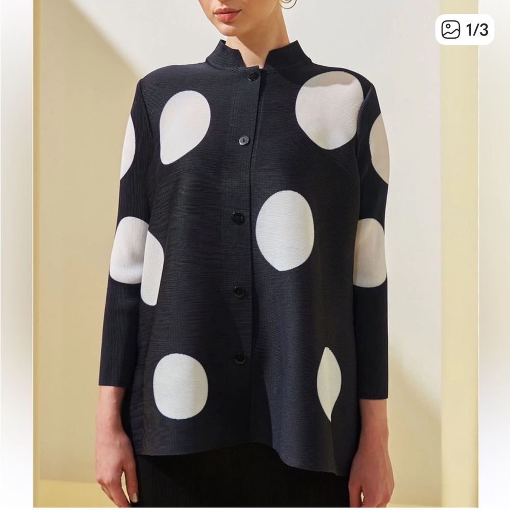 Neslay Black and Cream Polka Dot Accordion Material Jacket from Paris OS